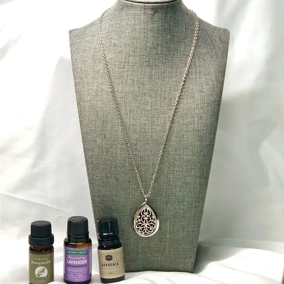 Silver Pendant Diffuser Necklace with Essential Oils - Picture 1 of 4